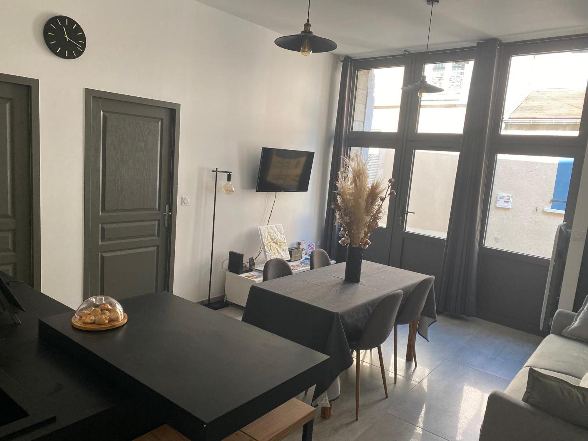 Le Merrain Gite Plein Coeur De Chablis Esterno foto